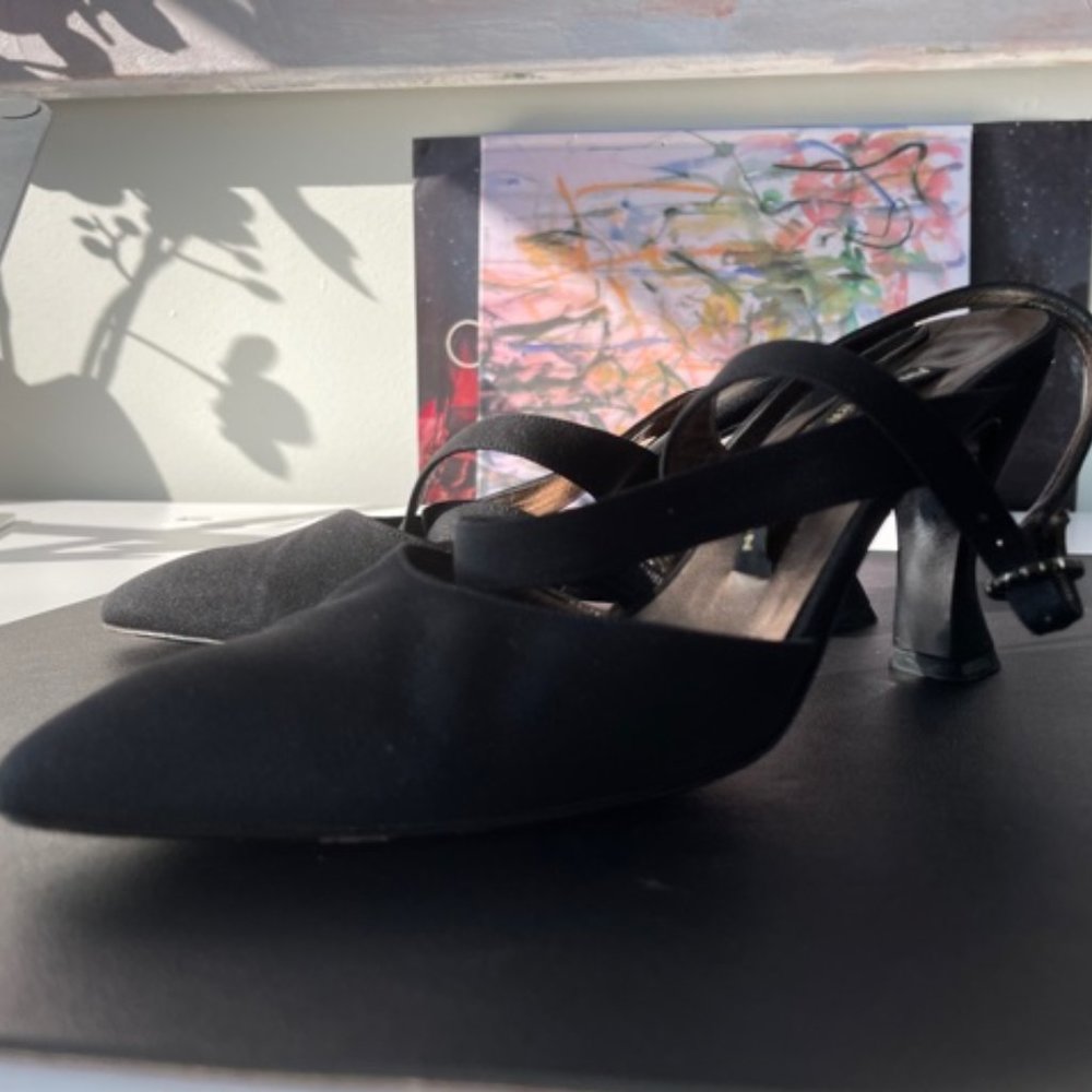 Anne Klein Collection Pumps with Strap Black